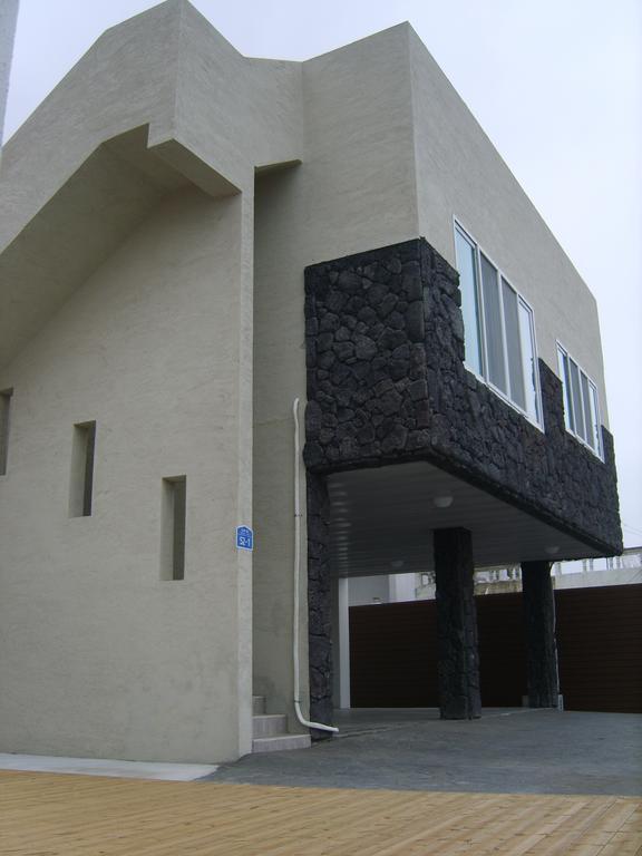 Be Road House Hotel Jeju Exterior photo